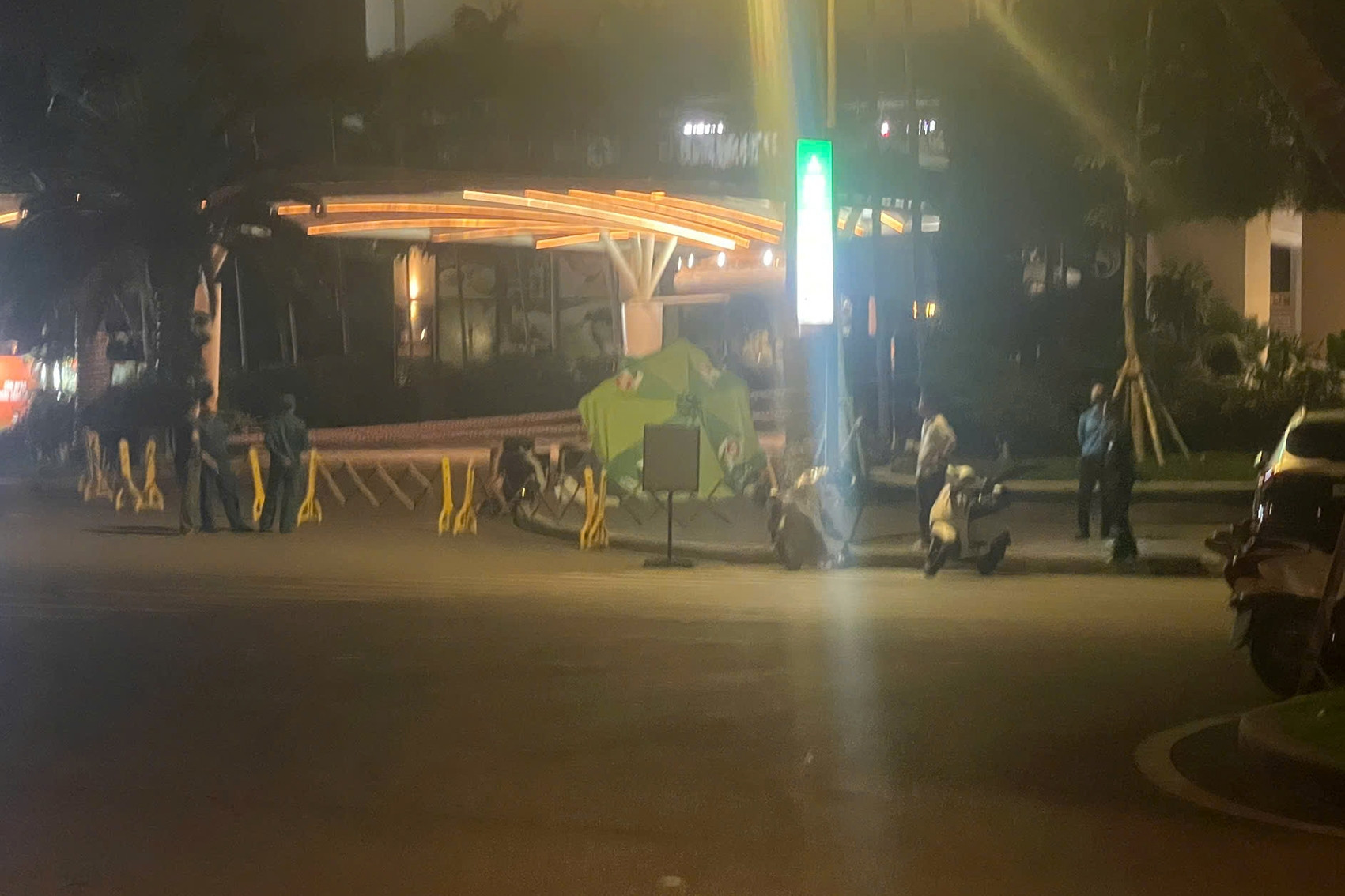 Người đàn ông rơi từ tầng 10, tử vong gần sảnh chung cư