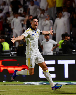 https://static-images.vnncdn.net/vps_images_publish/000001/000003/2026/5/8/ronaldo-al-nassr-66.jpg