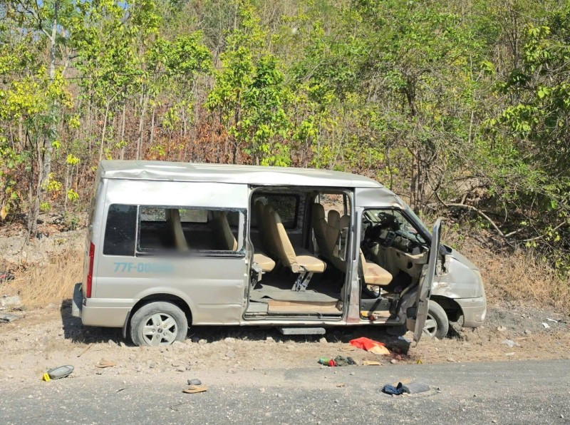 Tai nạn trên đèo Tô Na.jpg