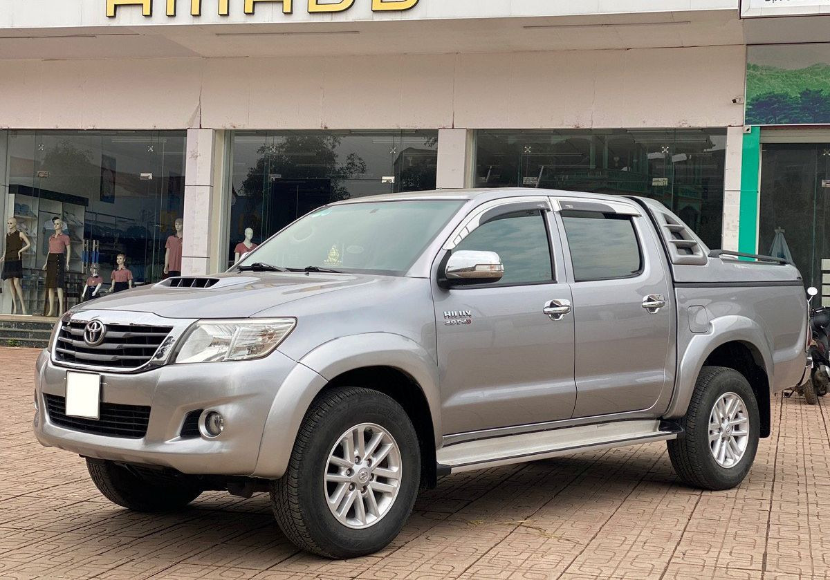 Toyota Hilux.jpg