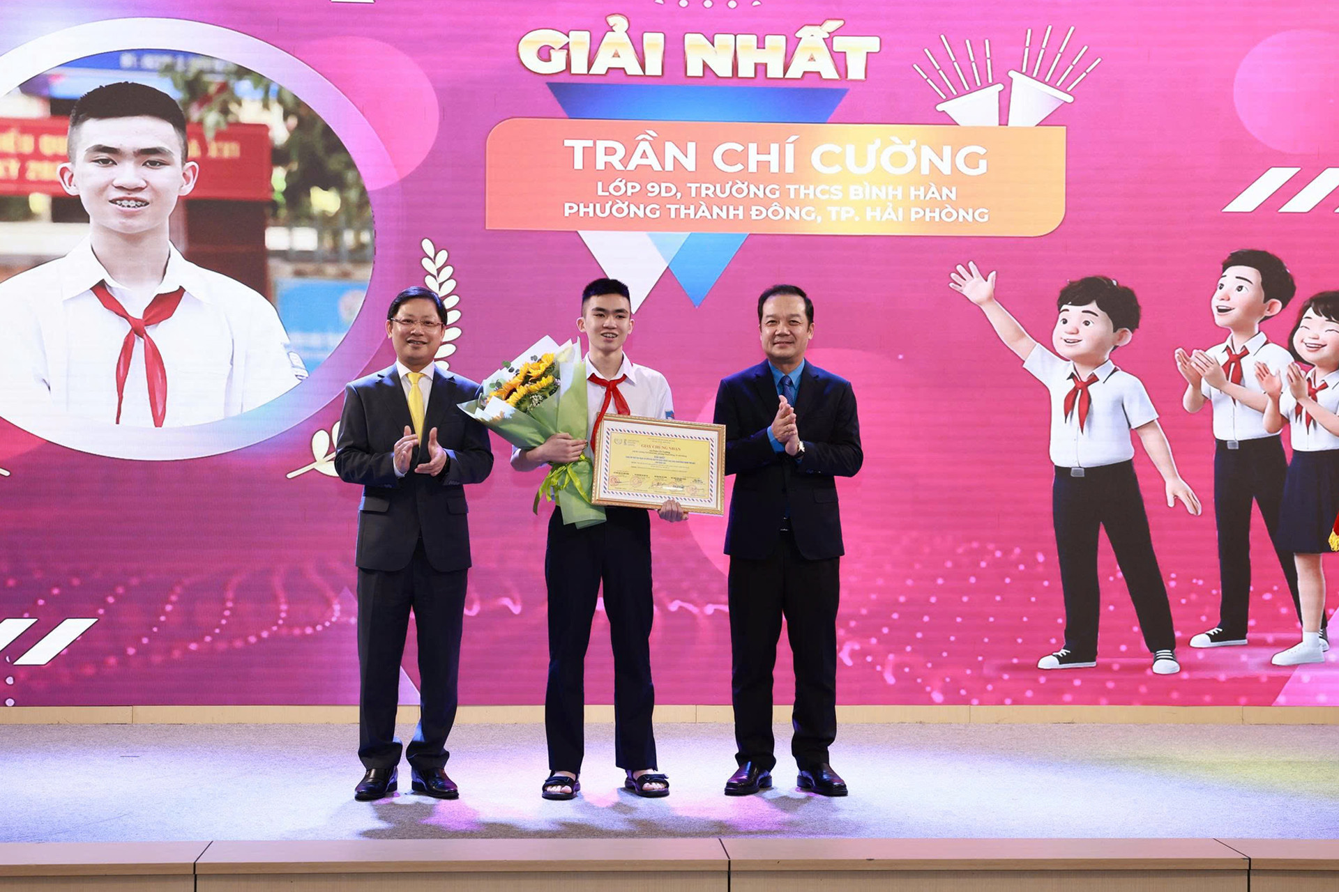 trao giai cuoc thi viet thu UPU 55 00.jpg