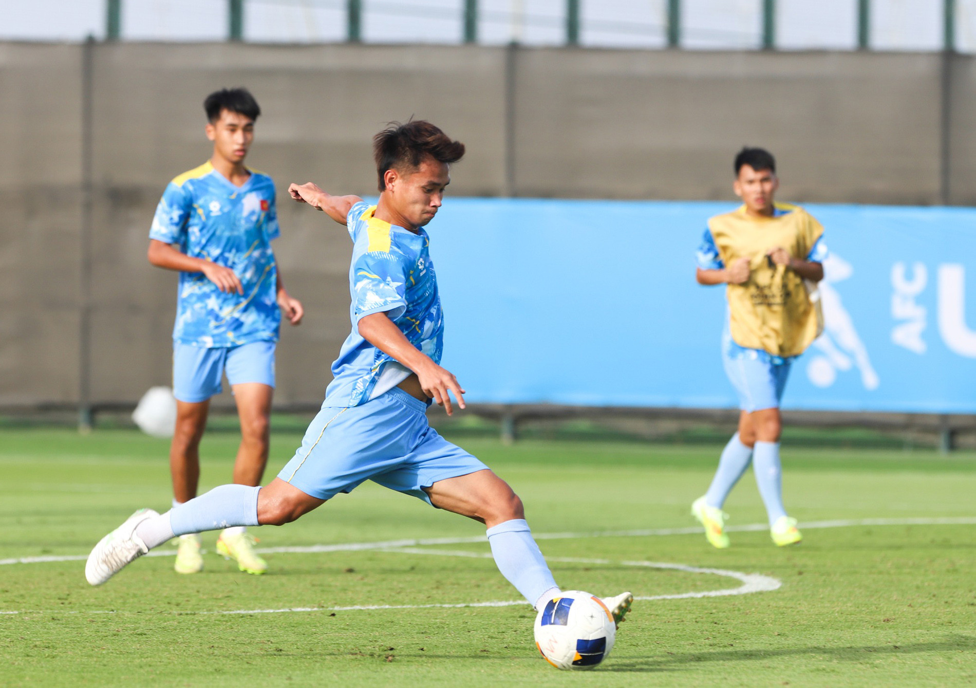 u17 viet nam 1.jpg