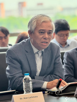 W-đsứ Phạm Quang Vinh.jpg