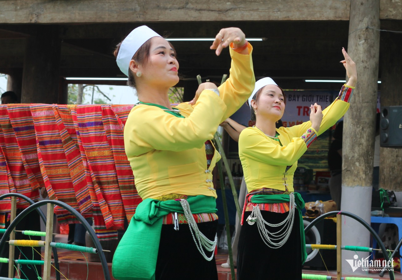 W-nhân Nghĩa.png