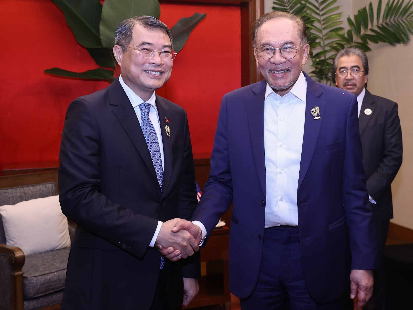 https://static-images.vnncdn.net/vps_images_publish/000001/000003/2026/5/9/30-gio-dong-ho-hon-20-hoat-dong-cua-thu-tuong-le-minh-hung-tai-philippines-924.jpg
