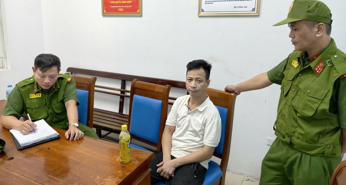 Hà Nội: Bắt người đàn ông nổ súng khiến bạn nhậu nhập viện lúc nửa đêm