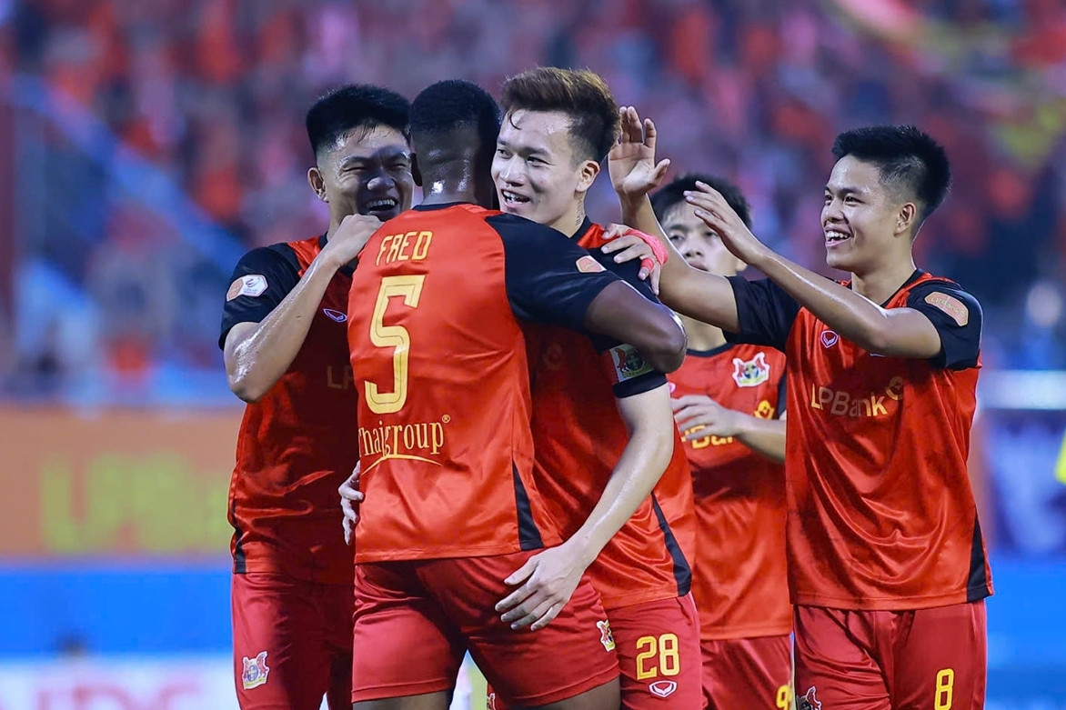 Hoàng Đức rực sáng, Ninh Bình thắng kém vui