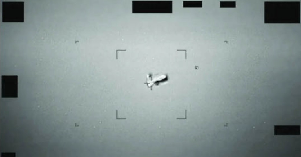 Lầu Năm Góc giải mật nhiều hồ sơ về UFO