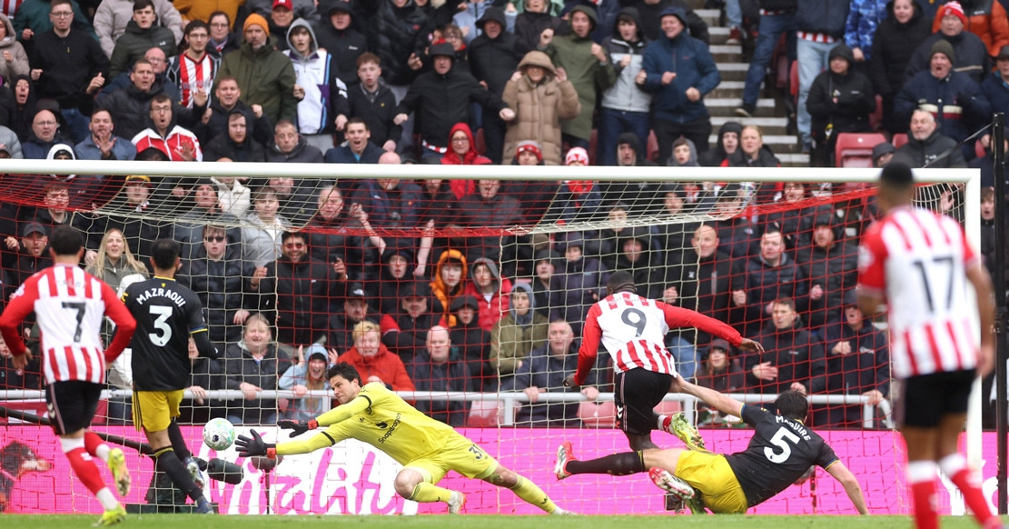 MU may mắn thoát thua trước Sunderland