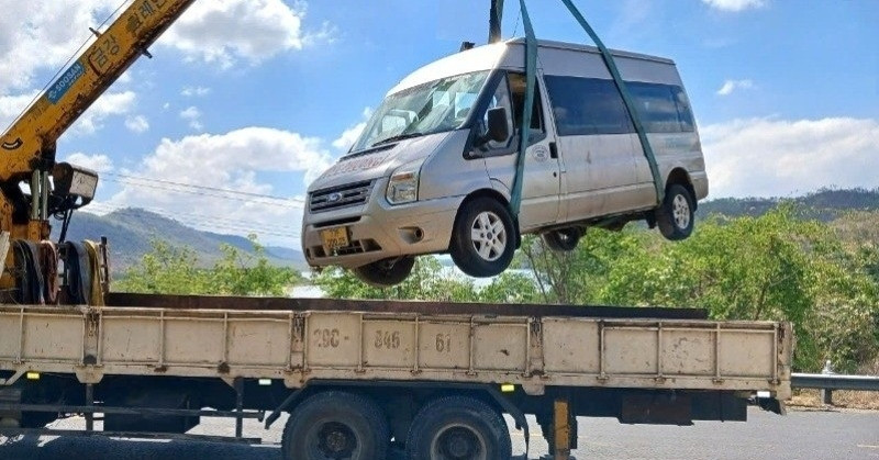 Vụ tai nạn trên quốc lộ khiến 3 người tử vong: Tài xế lấn làn rồi đâm vào cây
