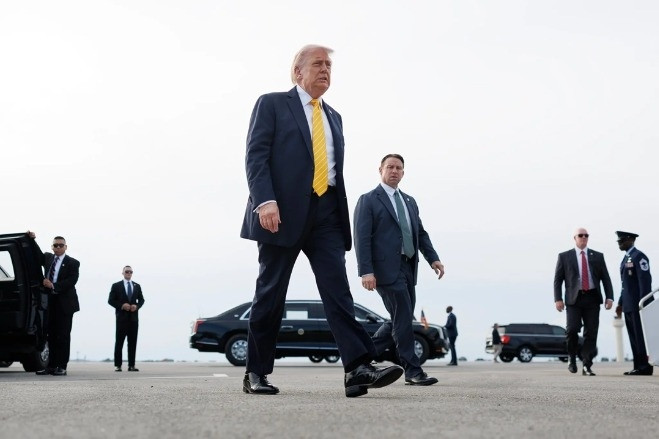  Ông Trump nói 'yêu Hàn Quốc' khi Mỹ đạt thỏa thuận hợp tác đóng tàu với Seoul 