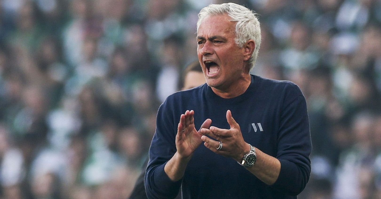 Real Madrid dẹp hỗn loạn: Gọi tên &amp;apos;người đặc biệt&amp;apos; Jose Mourinho