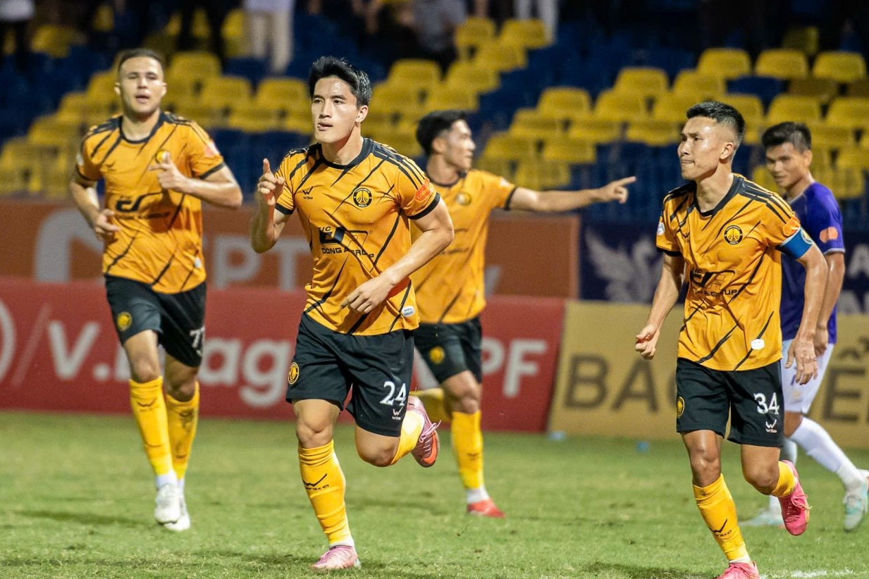  Sao U23 Việt Nam hóa người hùng, Thanh Hóa thắng khó tin Hà Nội 