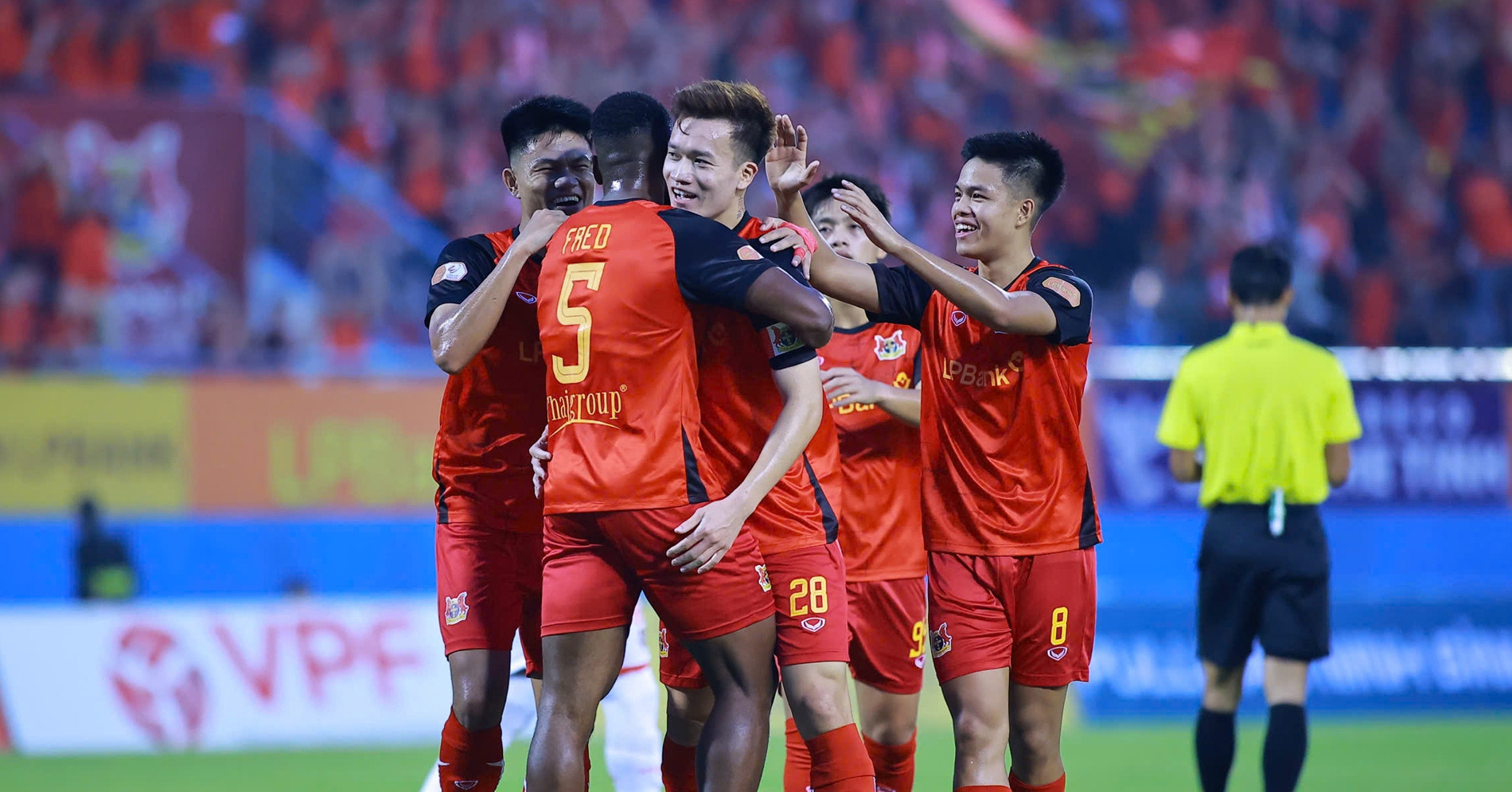 Hoàng Đức rực sáng, Ninh Bình thắng kém vui