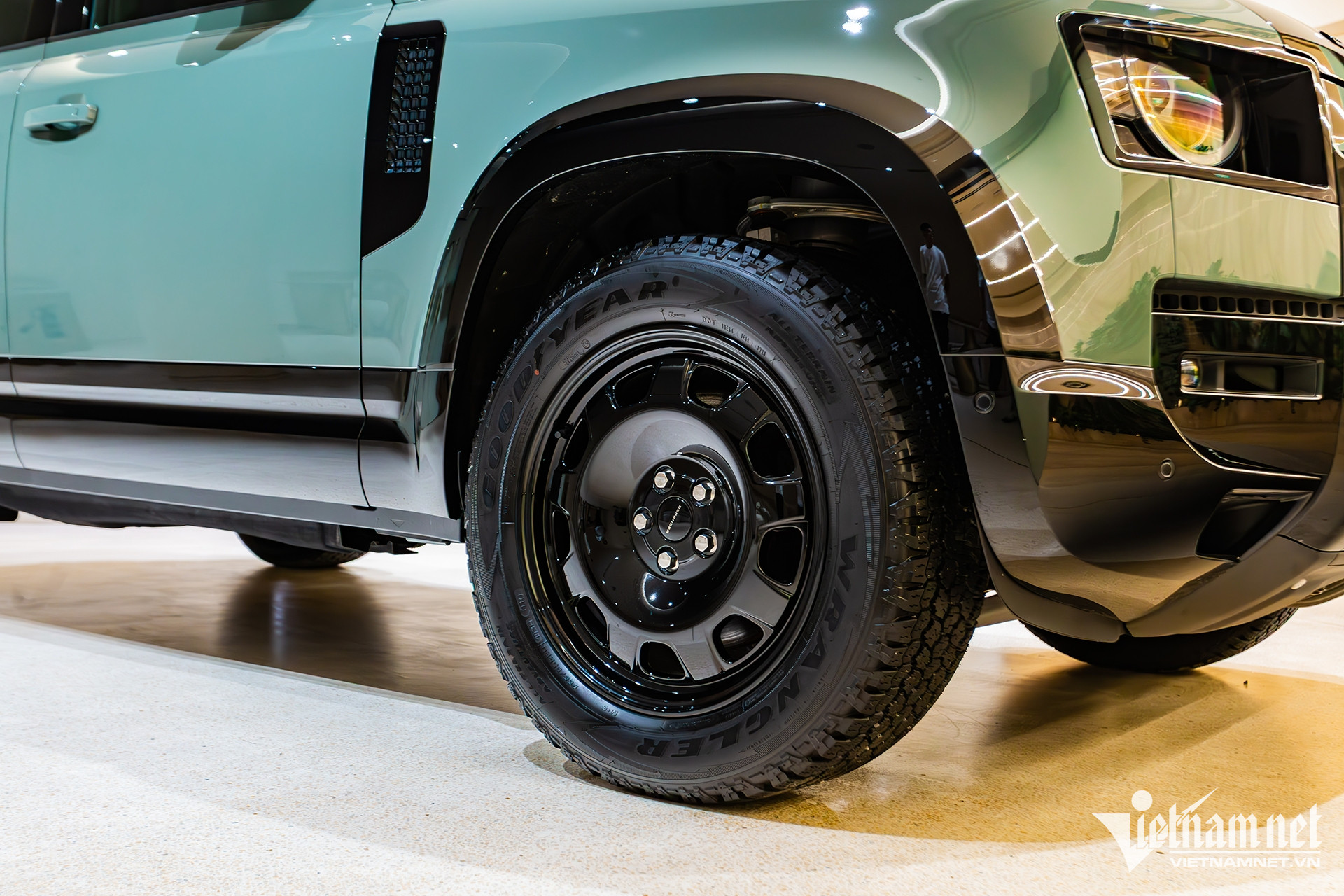 W-defender trophy 10.JPG.jpg
