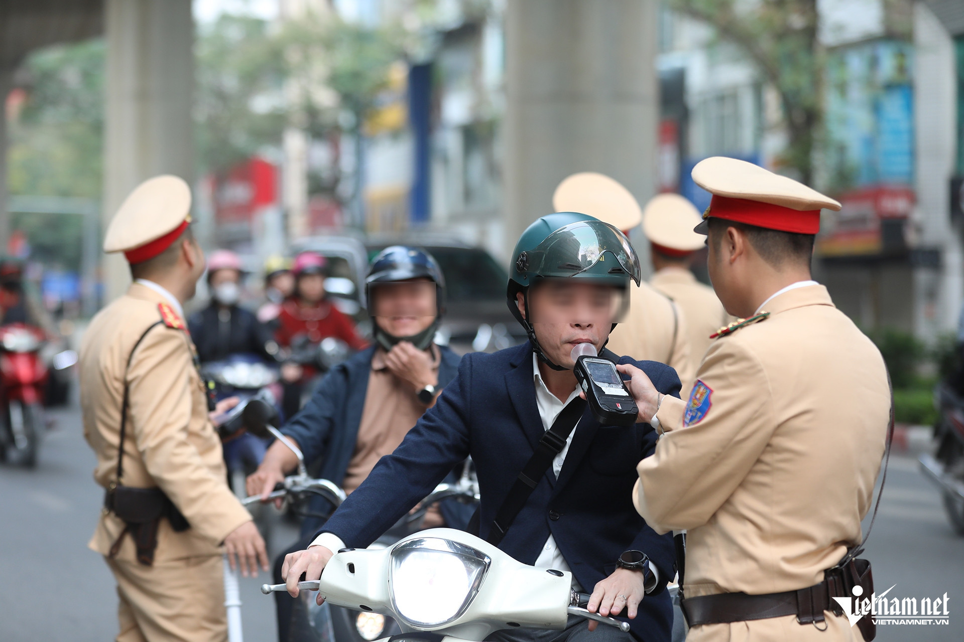 w kiem tra nong do con 3jpg 764.jpg
