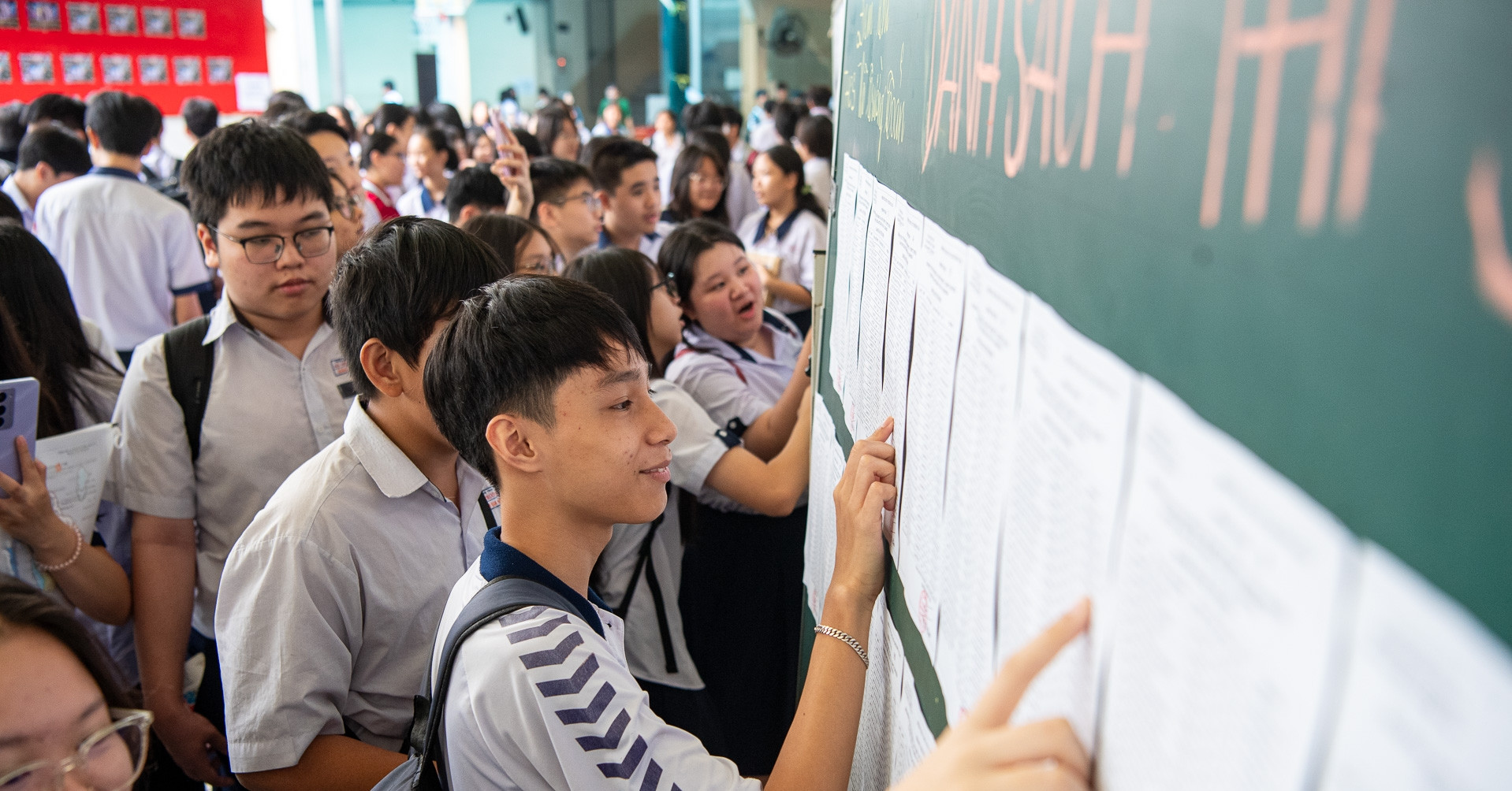 151.000 thí sinh thi Toán lớp 10 TPHCM: &amp;apos;Dớp&amp;apos; hơn nửa bài dưới 5 điểm tái diễn?