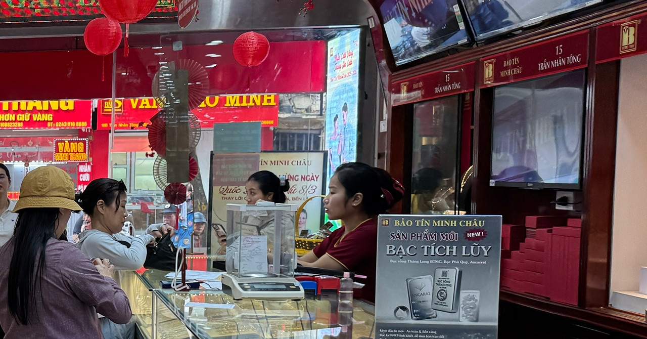 Giá vàng hôm nay 2/6/2026: Thế giới rơi thẳng đứng, trong nước áp lực giảm mạnh