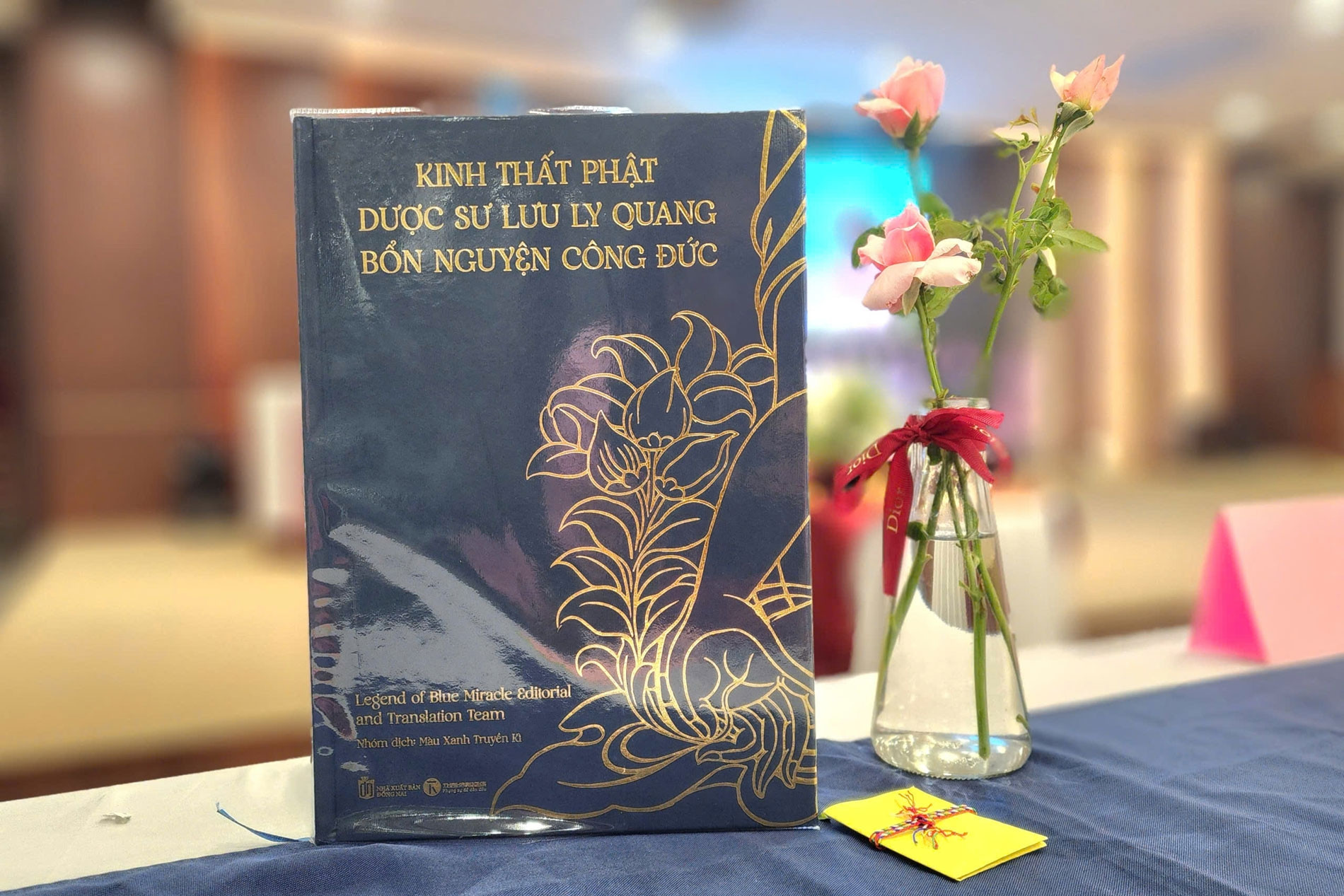 8 năm biên dịch một bộ kinh Phật: Có lúc chỉ còn một người ở lại