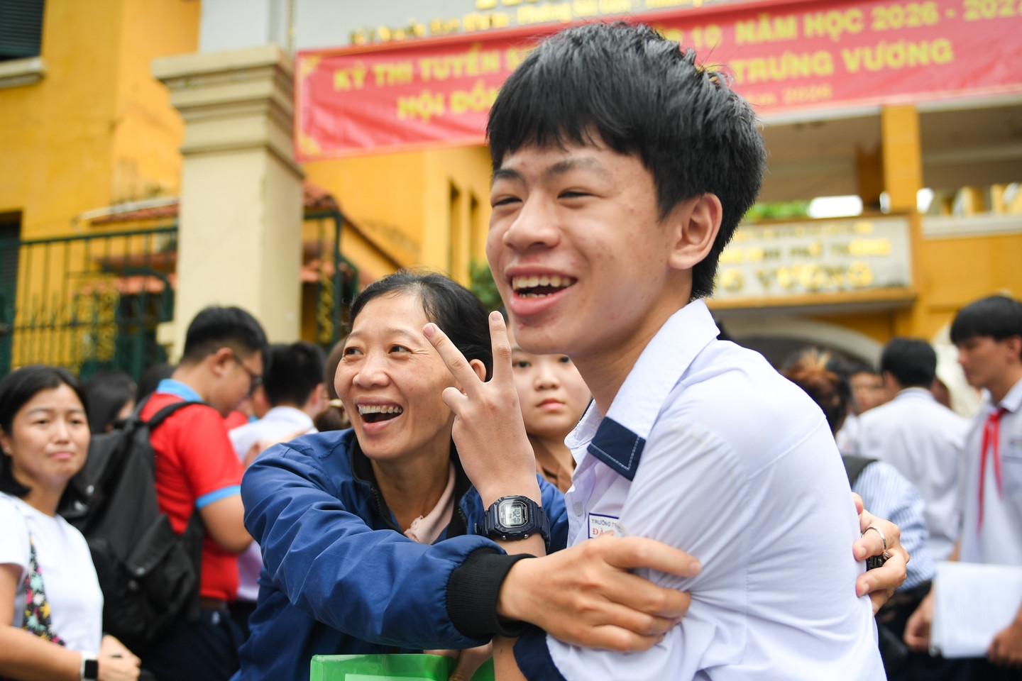 Phụ huynh reo 'trúng tủ', thí sinh TPHCM rạng rỡ sau môn thi Ngữ văn đầu tiên