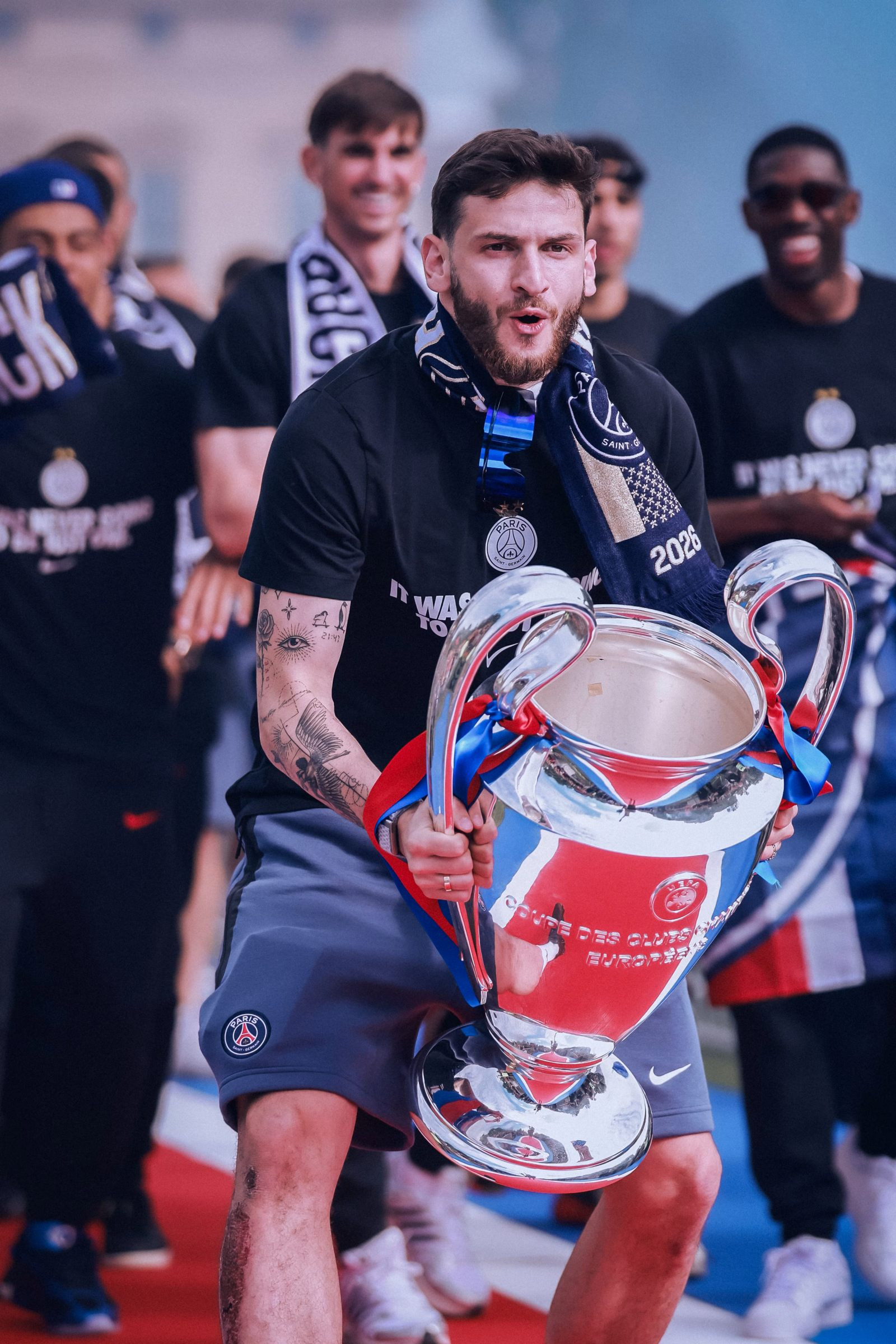 https://static-images.vnncdn.net/vps_images_publish/000001/000003/2026/6/1/psg-cup-c1-13-195.jpg