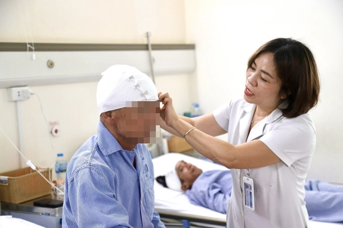 Cha bị ung thư và trăn trở có nên bán nhà để kéo dài sự sống thêm 2-3 năm