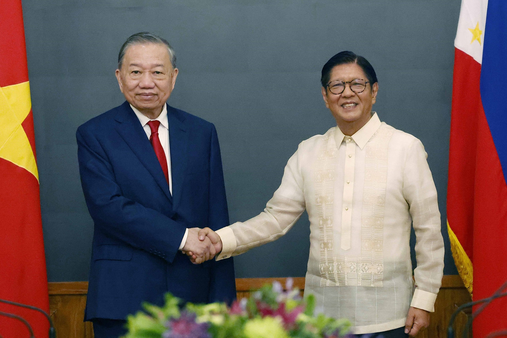 Việt Nam và Philippines nâng cấp quan hệ lên Đối tác chiến lược tăng cường