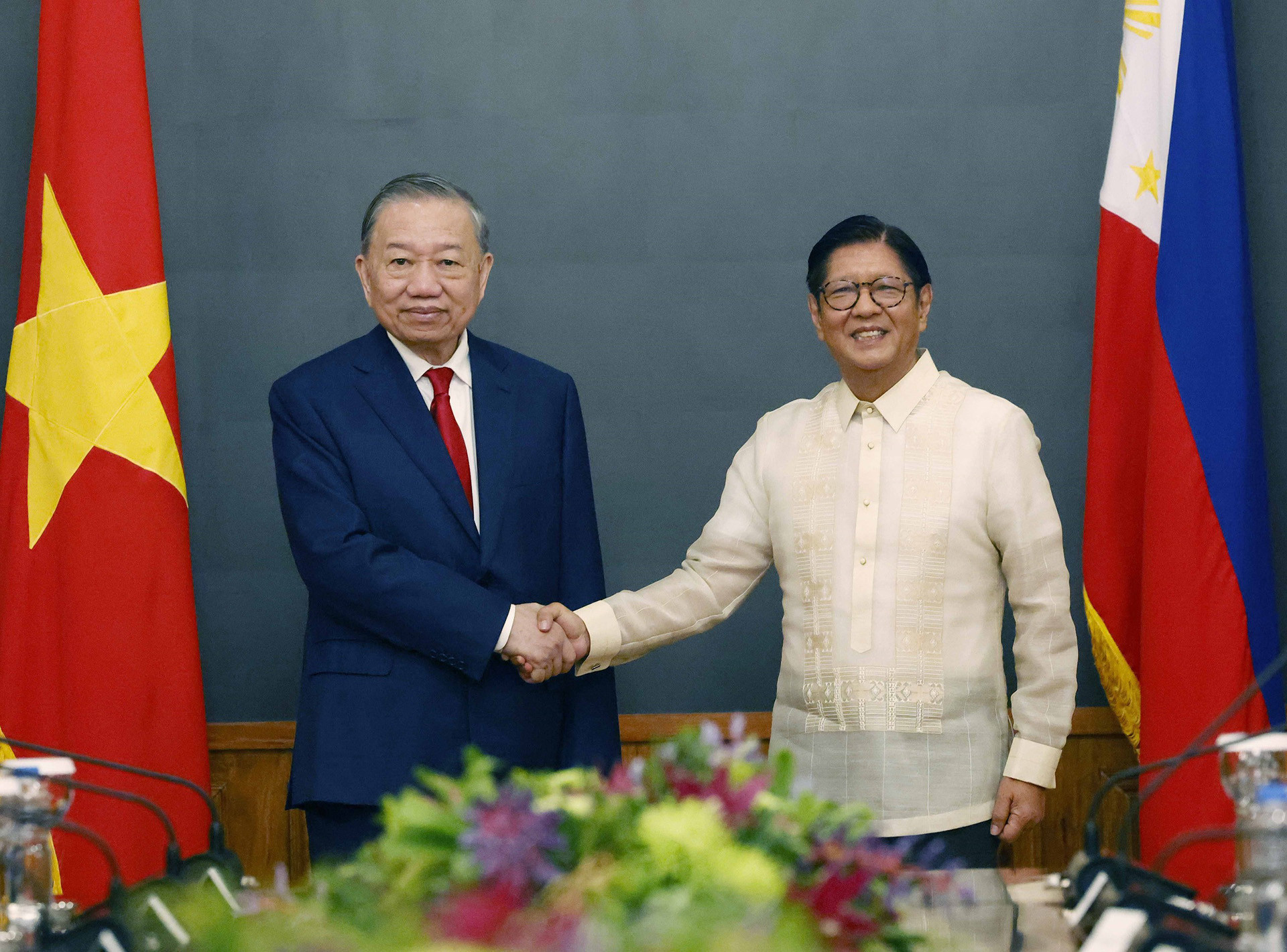 vnapotaltongbithuchutichnuoctolamvatongthongphilippineshoidam8797544 17802835521831828644933.jpg