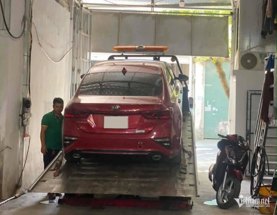 W-Cerato chet bom xang.jpg