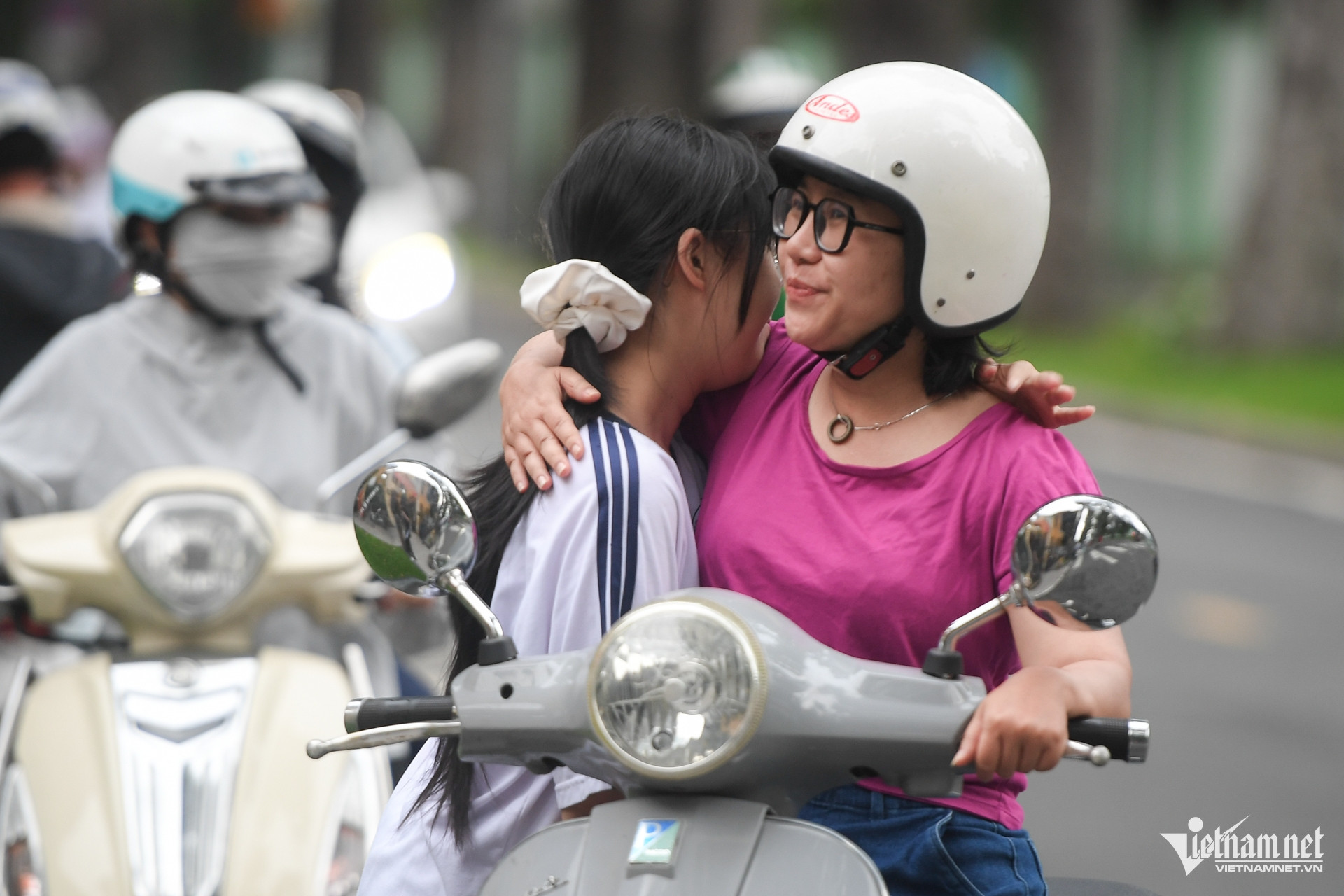 https://static-images.vnncdn.net/vps_images_publish/000001/000003/2026/6/1/w-thi-10-tphcm-nguyen-hue-17-1754.jpg