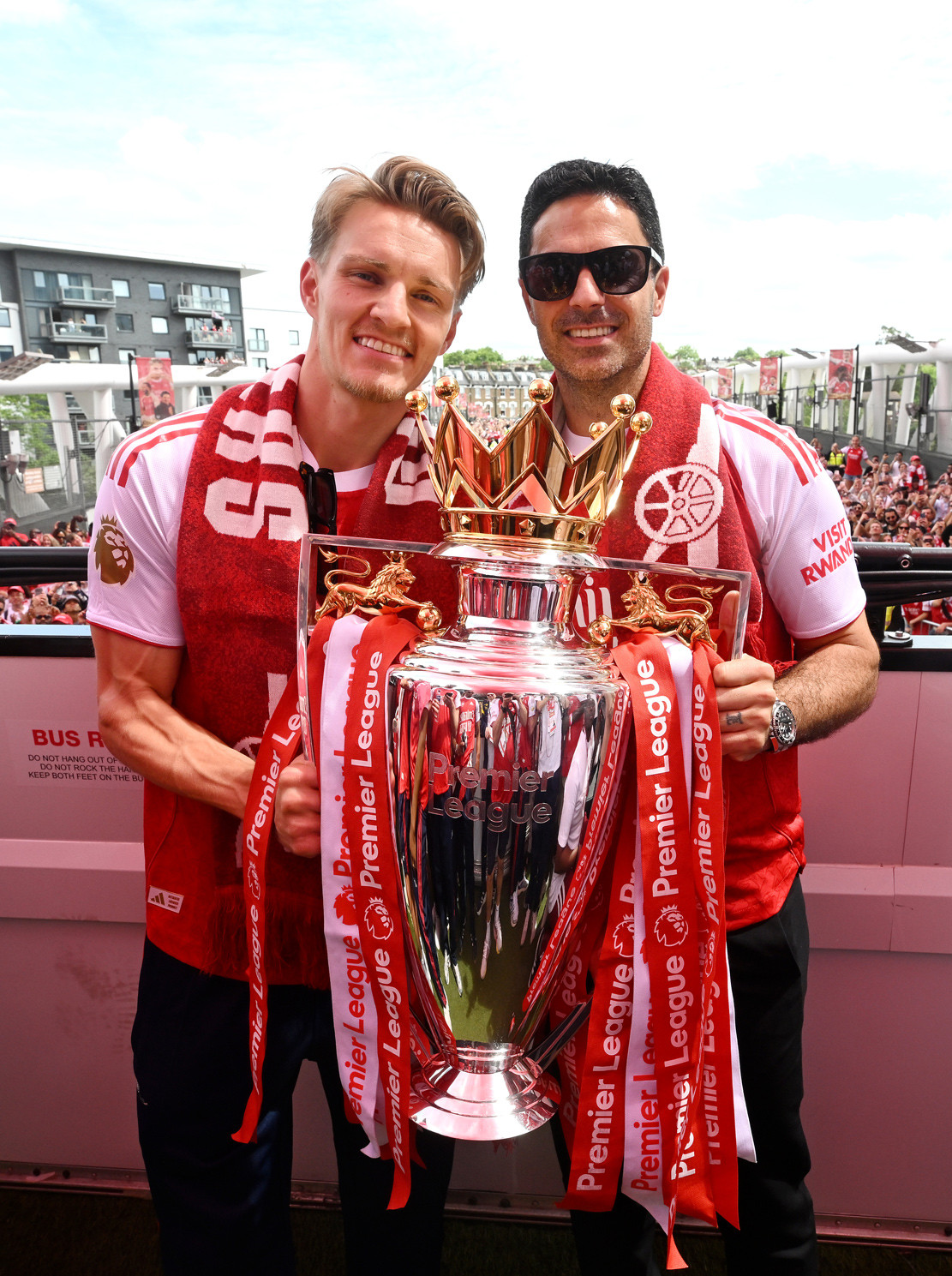 www_thesun_co_uk GETTY_Arsenal Trophy Parade_SPO_GYI2279084106jpg JS1085152464 (1).jpg