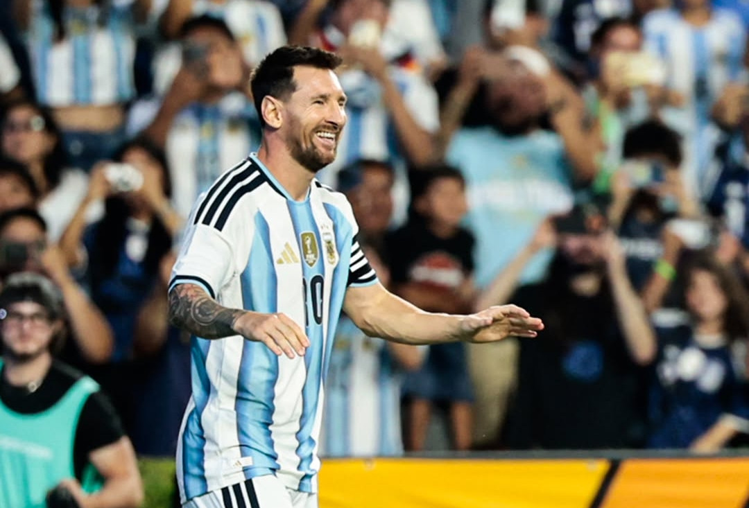 Messi lập công, Argentina chạy đà hoàn hảo cho World Cup