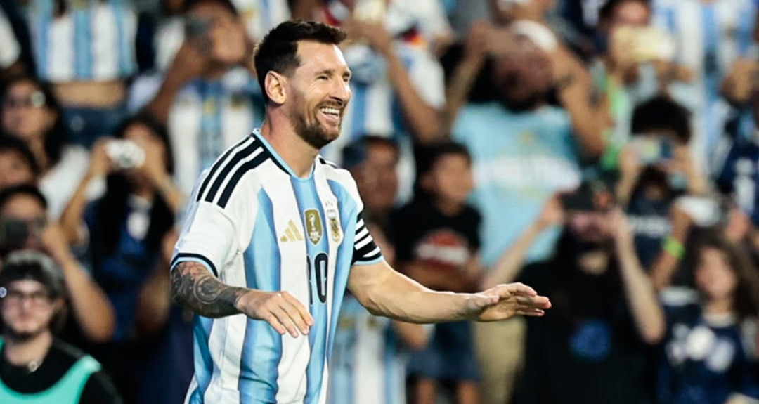 Messi lập công, Argentina chạy đà hoàn hảo cho World Cup