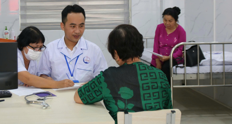 Hà Nội khẩn trương lập danh sách người dân khám miễn phí 12 nhóm bệnh