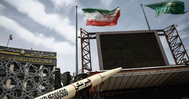 Iran tấn công hàng loạt căn cứ Mỹ ở Trung Đông, tung video bắn rơi UAV MQ-9