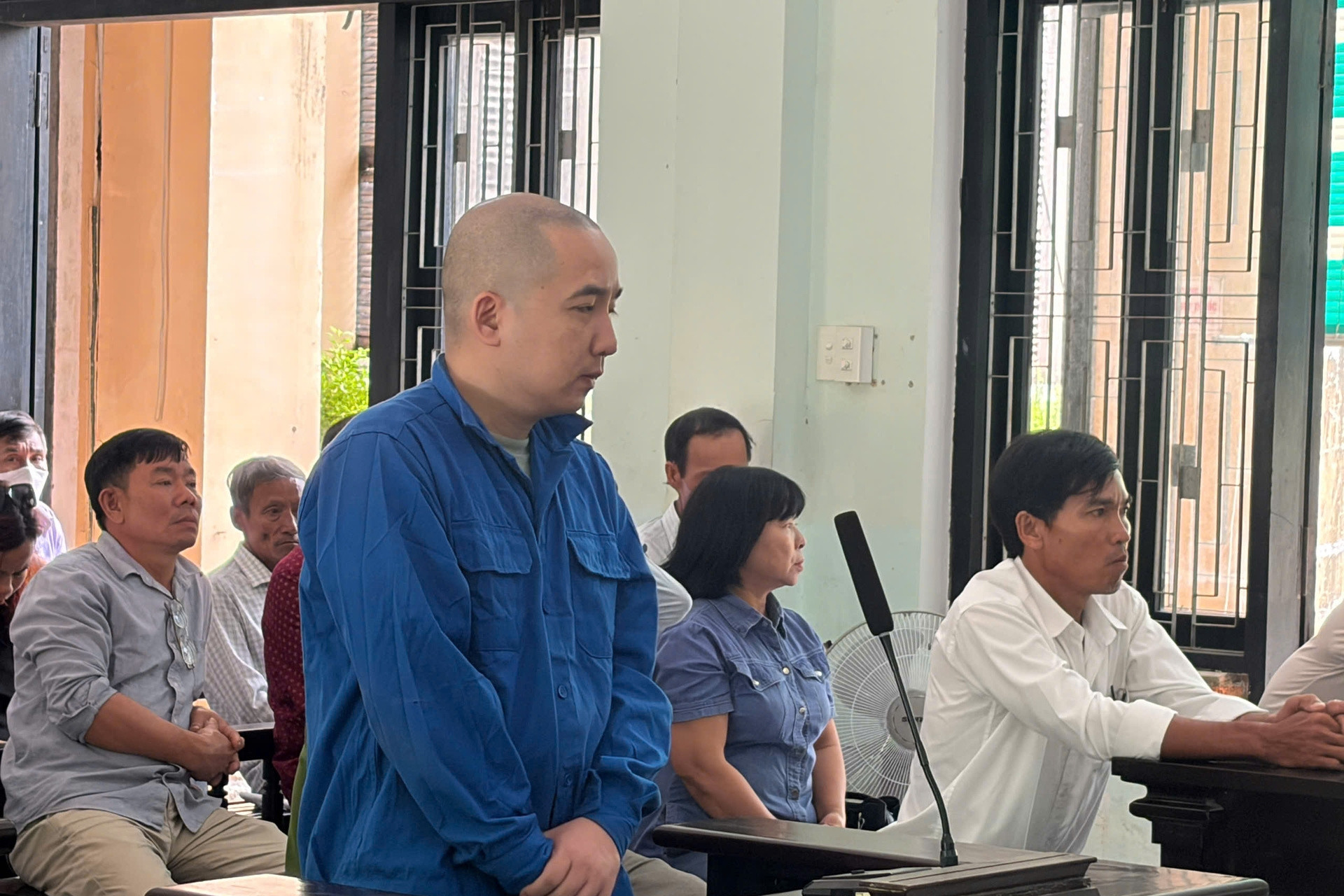 Lừa phân lô, tách thửa bằng mác cán bộ phòng đăng ký đất đai, chiếm đoạt hơn 10 tỷ
