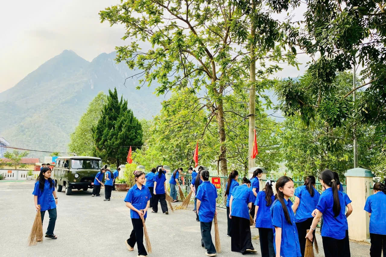 Màu áo xanh góp phần tăng giàu thông tin ở vùng cao Lai Châu