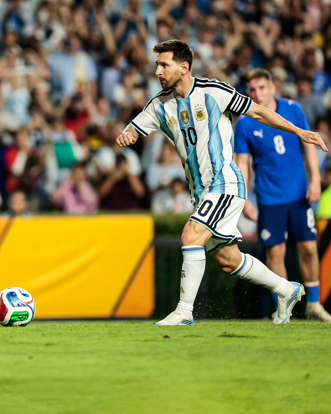 https://static-images.vnncdn.net/vps_images_publish/000001/000003/2026/6/10/messi-argentina-1061.jpg