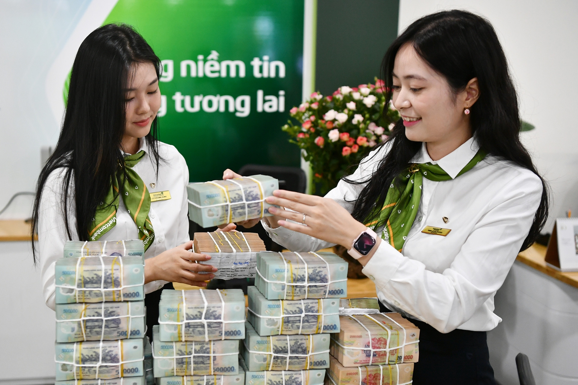 Lãi suất ngân hàng hôm nay 10/6/2026: Big4 đồng loạt niêm yết cao nhất 6,8%/năm