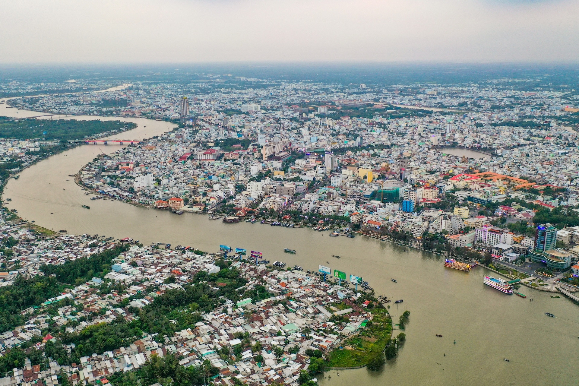 Nghịch lý của Đồng bằng sông Cửu Long