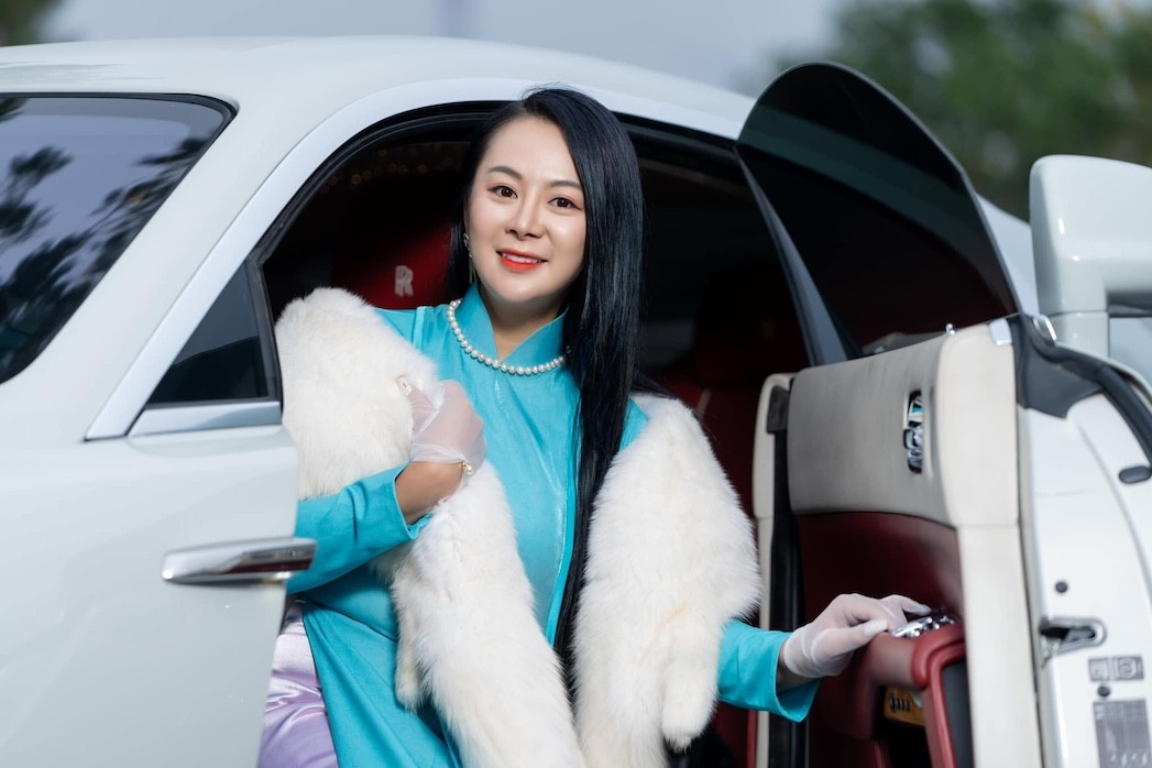 Nhà thiết kế 9X người Tày mang áo dài di sản Việt đến đến Mỹ