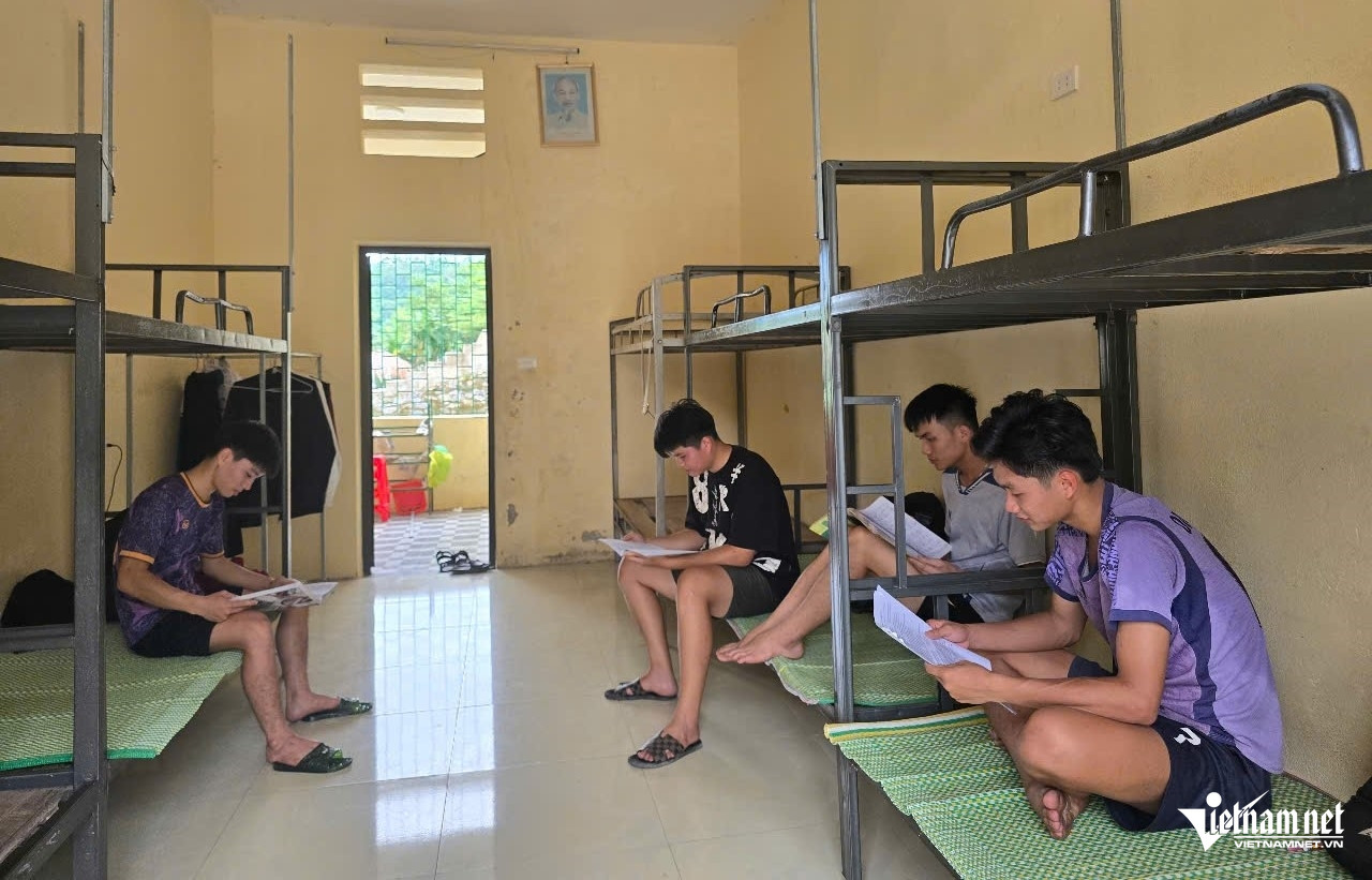 W-a3Hiệu trưởng vùng cao.jpg