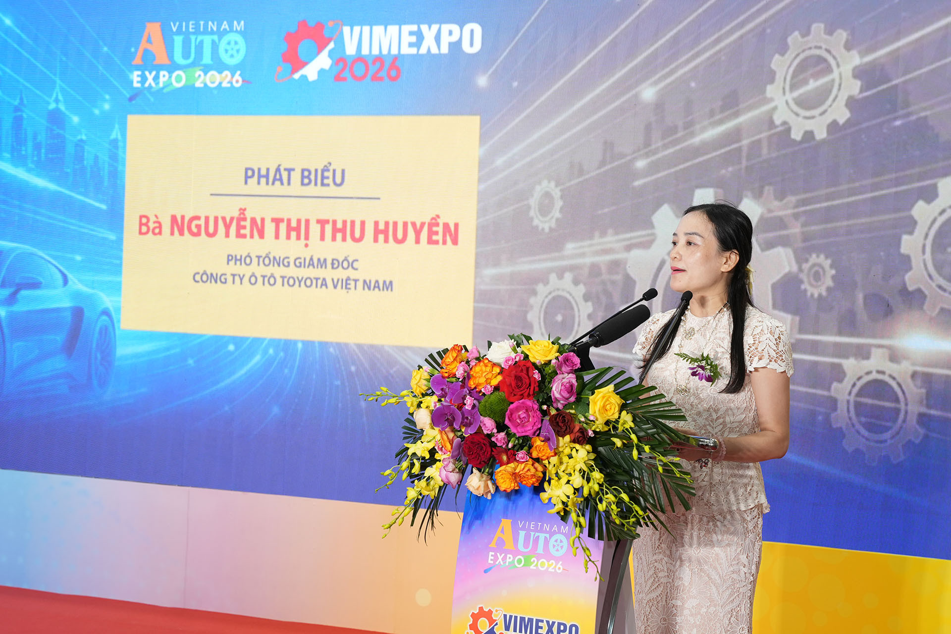4. Ba Nguyen Thi Thu Huyen   PTGD Toyota VN.jpg