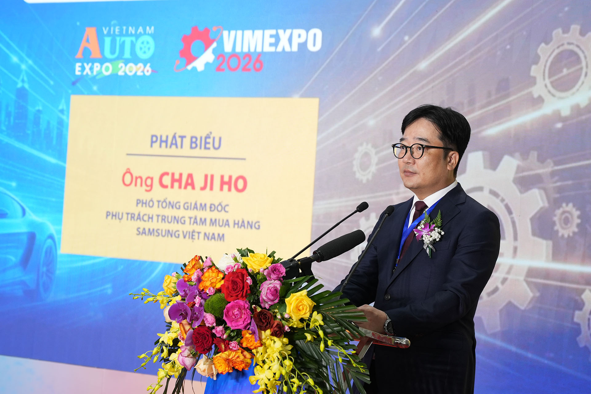 5. Ong Cha Ji Ho   PTGD trung tam mua hang Samsung VN.jpg