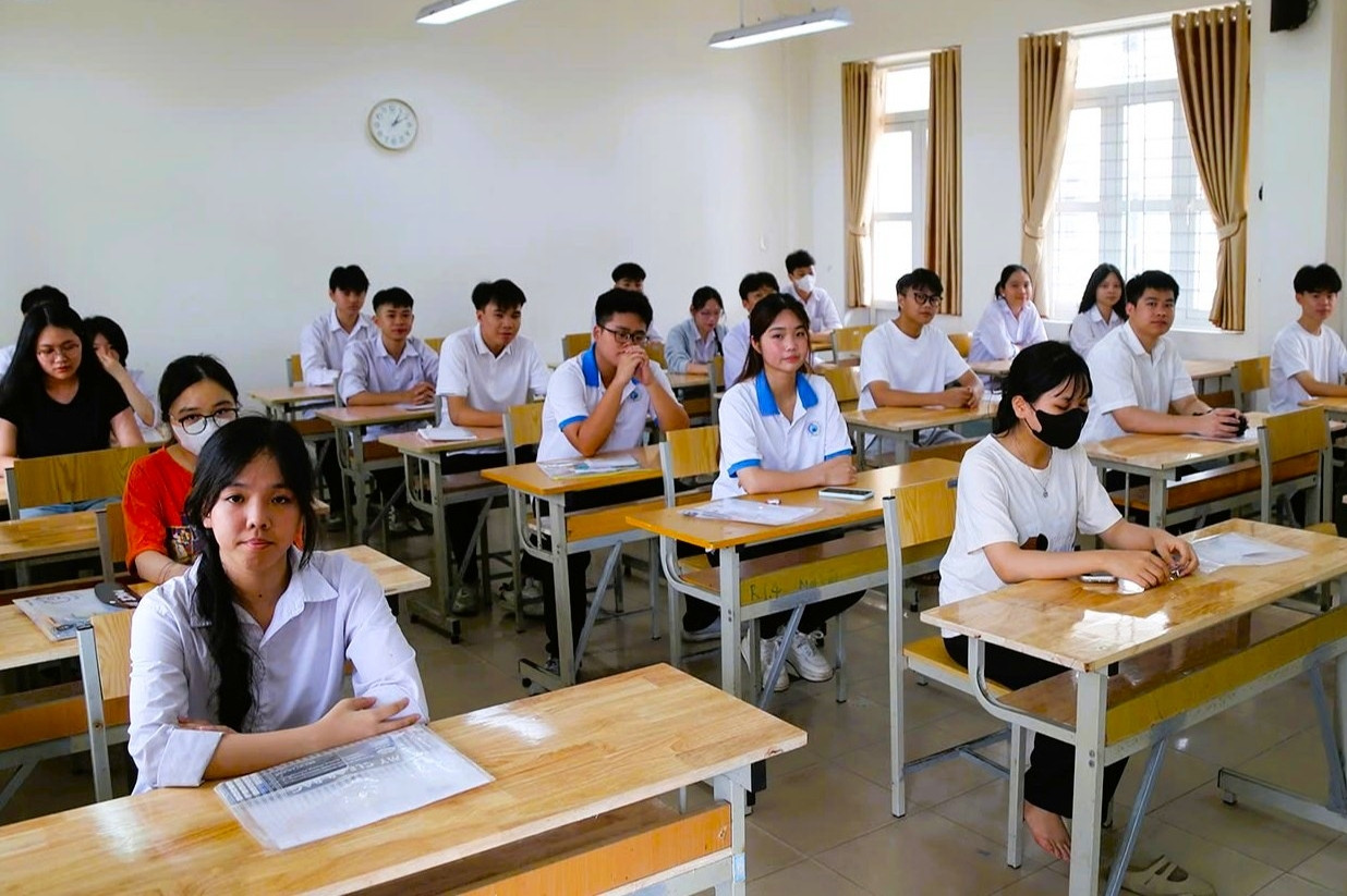 6.985 thí sinh vắng thi môn Toán, 27 em bị đình chỉ ngày đầu thi tốt nghiệp THPT