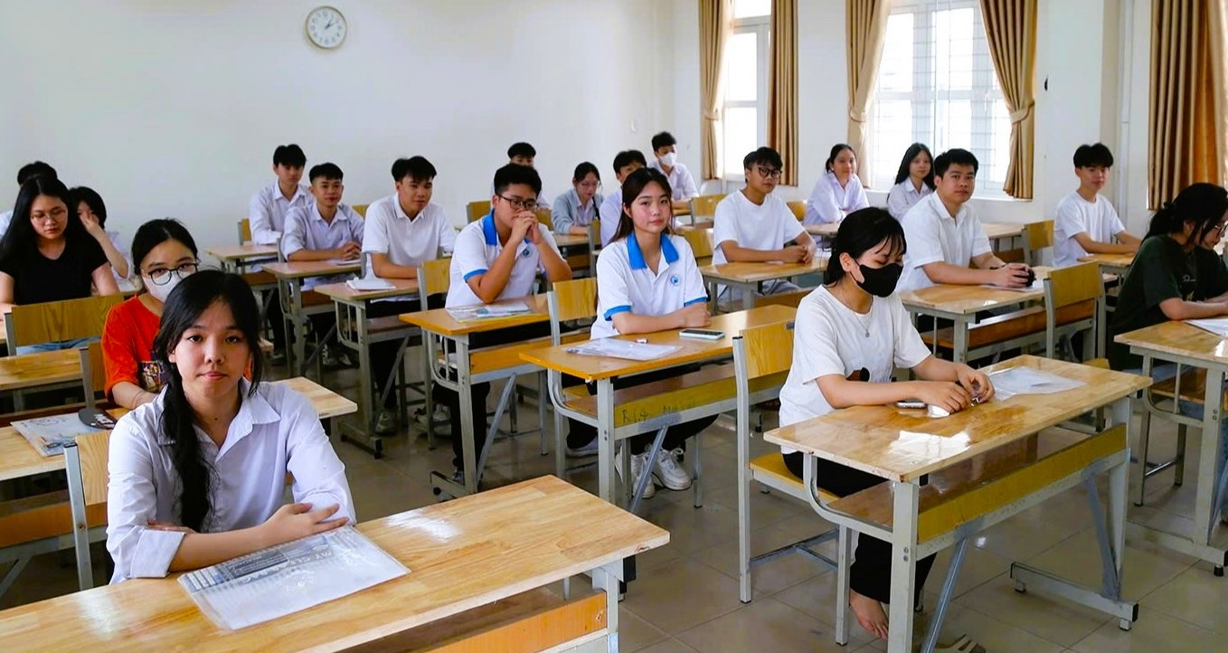 6.985 thí sinh vắng thi môn Toán, 27 em bị đình chỉ ngày đầu thi tốt nghiệp THPT