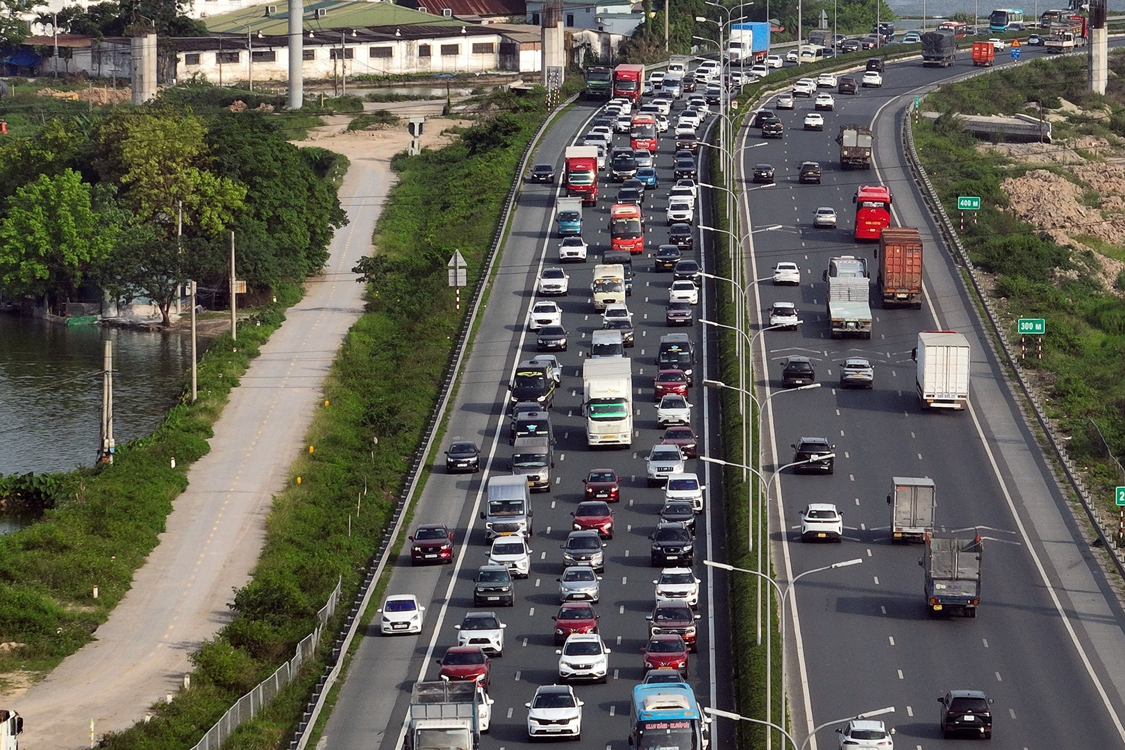 Hà Nội tính hạn chế phương tiện cá nhân, thu phí vào một số khu vực