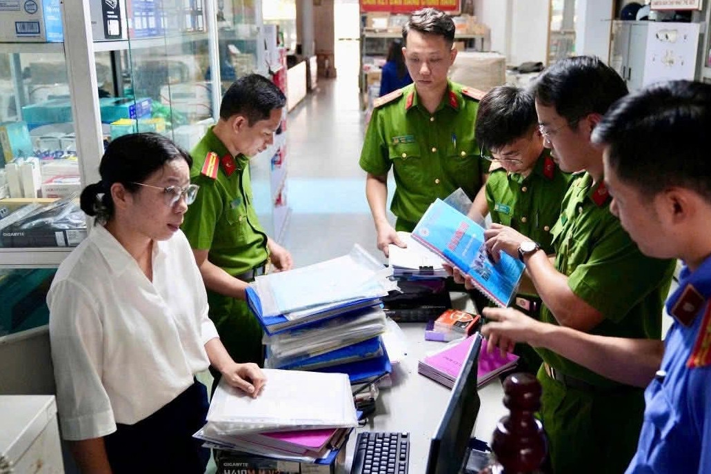 Hành vi khiến loạt ca sĩ, giám đốc doanh nghiệp bị khởi tố