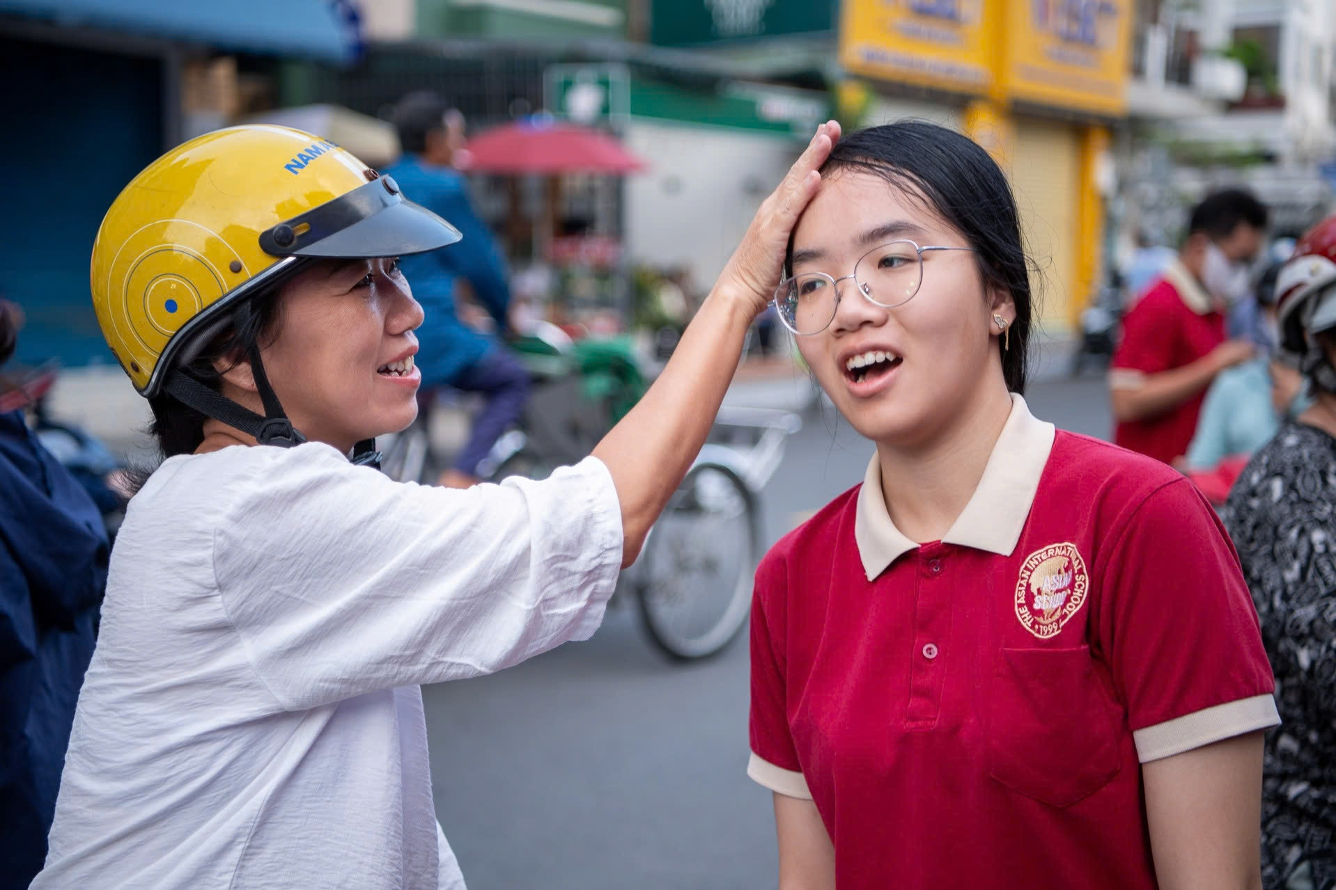 Lời chúc ngọt ngào của phụ huynh dành cho sĩ tử trước giờ thi Ngữ văn