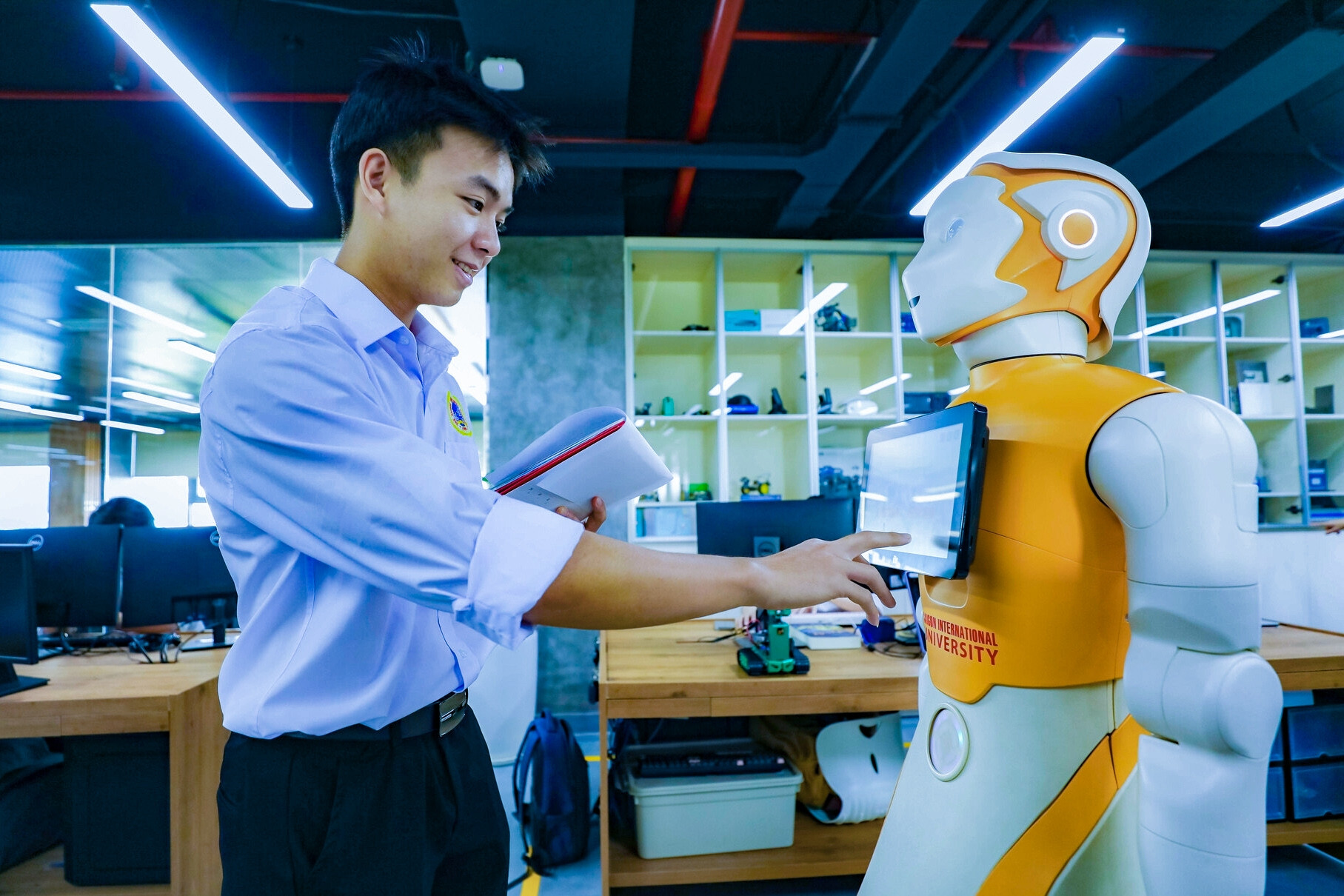 SIU AI Lab - nơi sinh viên biến ý tưởng AI thành sản phẩm thực tế